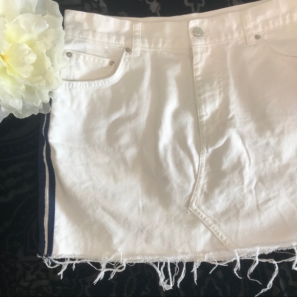 Pull&Bear 30 White Denim Mini Skirt Sz L (D17) - Picture 3 of 7